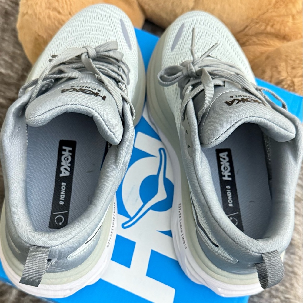 New HOKA ONE ONE BONDI 8 -  Men’s Size 7 -  women’s  Size 8 - Picture 6 of 8